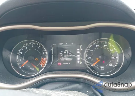 2015 Jeep Cherokee Latitude из США, поврежденный, VIN 1C4PJMCS2FW504782